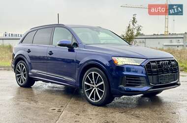Позашляховик / Кросовер Audi Q7 2020 в 