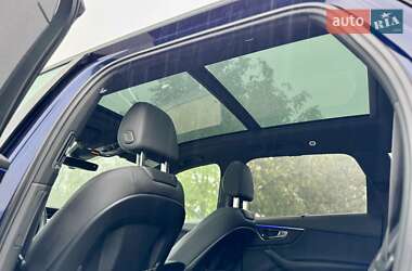 Позашляховик / Кросовер Audi Q7 2020 в 