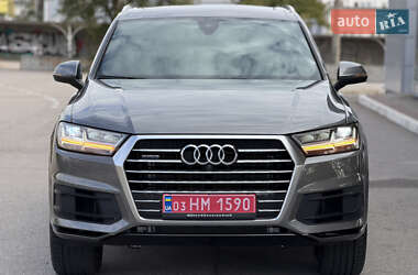 Внедорожник / Кроссовер Audi Q7 2017 в 