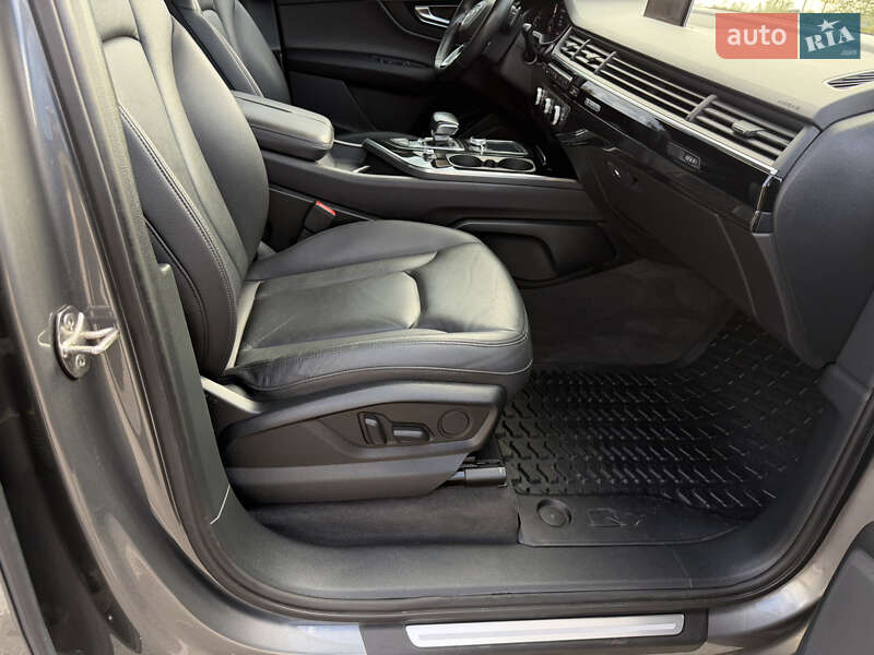 Позашляховик / Кросовер Audi Q7 2017 в Запоріжжі