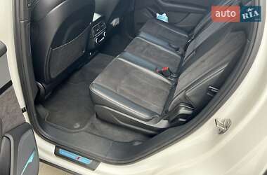 Позашляховик / Кросовер Audi Q7 2018 в 