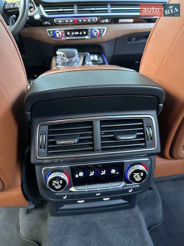 Позашляховик / Кросовер Audi Q7 2017 в Львові