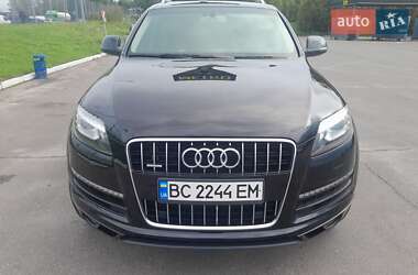 Позашляховик / Кросовер Audi Q7 2013 в 