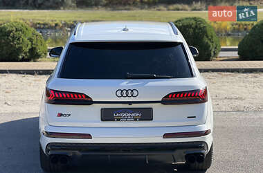 Внедорожник / Кроссовер Audi Q7 2021 в 