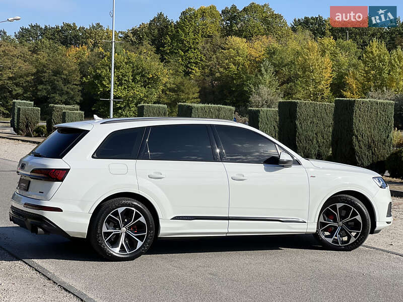 Внедорожник / Кроссовер Audi Q7 2021 в Днепре