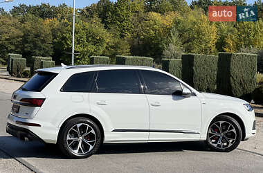 Внедорожник / Кроссовер Audi Q7 2021 в 