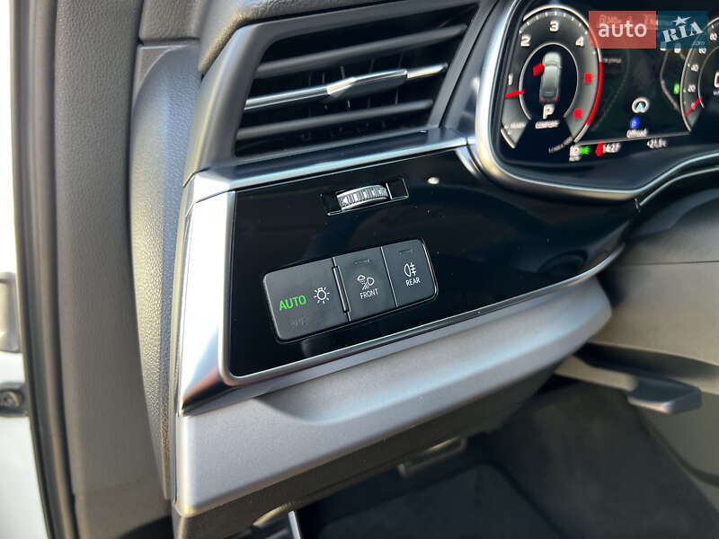 Внедорожник / Кроссовер Audi Q7 2021 в Днепре
