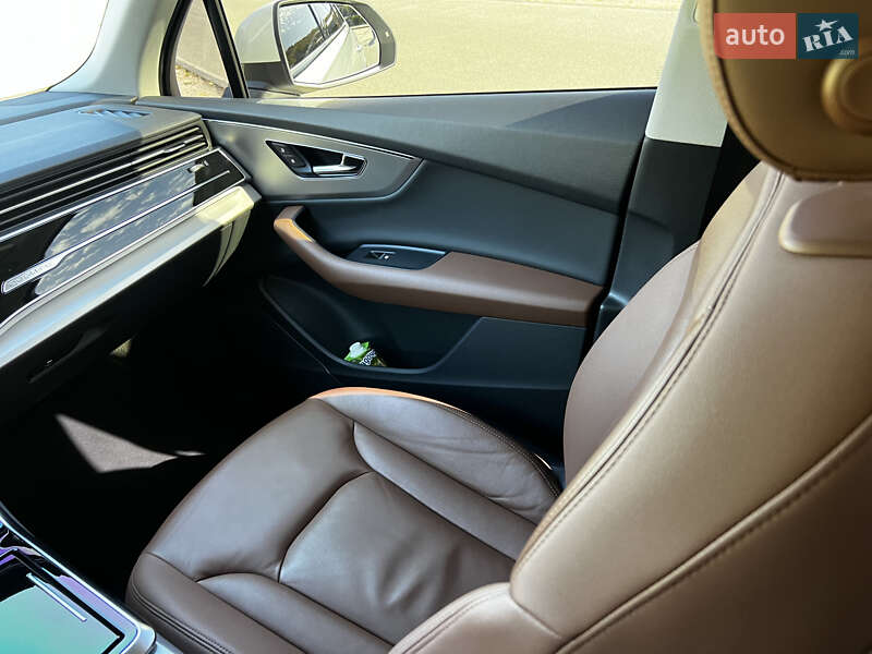 Внедорожник / Кроссовер Audi Q7 2021 в Днепре