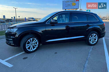 Внедорожник / Кроссовер Audi Q7 2017 в 