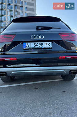 Внедорожник / Кроссовер Audi Q7 2017 в 
