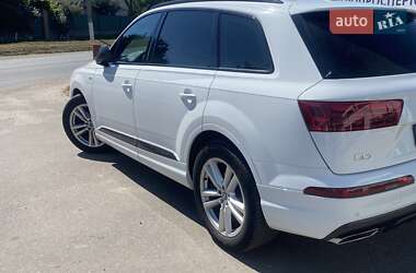 Позашляховик / Кросовер Audi Q7 2019 в 