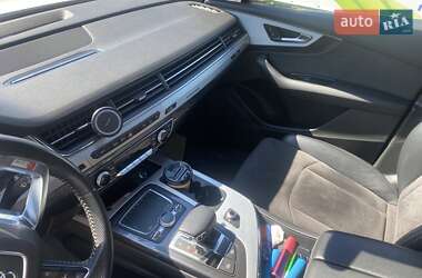 Позашляховик / Кросовер Audi Q7 2019 в 
