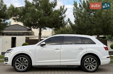 Позашляховик / Кросовер Audi Q7 2018 в 