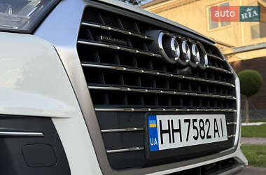 Позашляховик / Кросовер Audi Q7 2018 в 