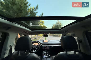 Позашляховик / Кросовер Audi Q7 2018 в 