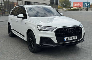 Позашляховик / Кросовер Audi Q7 2020 в Дніпрі