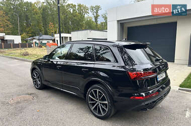 Внедорожник / Кроссовер Audi Q7 2020 в 