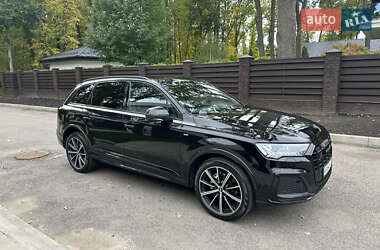 Внедорожник / Кроссовер Audi Q7 2020 в 