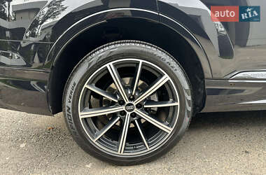 Внедорожник / Кроссовер Audi Q7 2020 в 