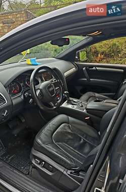 Позашляховик / Кросовер Audi Q7 2011 в 
