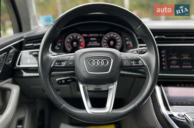 Позашляховик / Кросовер Audi Q7 2020 в 