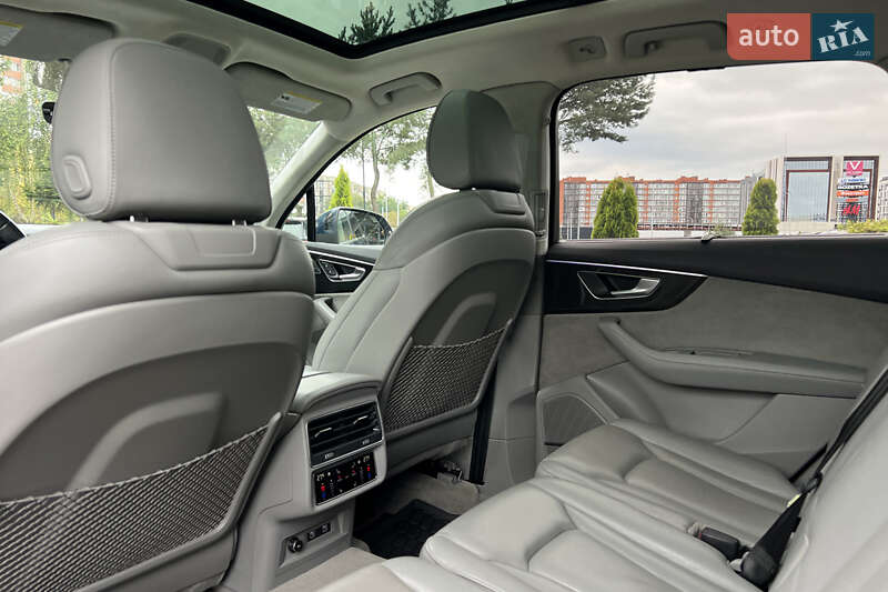 Позашляховик / Кросовер Audi Q7 2020 в Львові