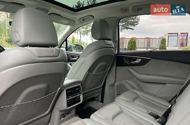 Позашляховик / Кросовер Audi Q7 2020 в 