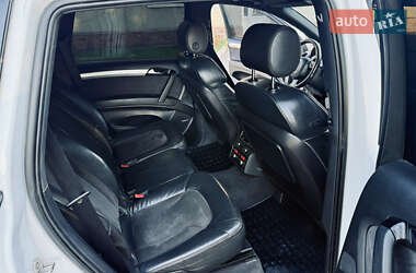 Позашляховик / Кросовер Audi Q7 2010 в 
