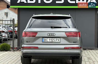 Позашляховик / Кросовер Audi Q7 2016 в 