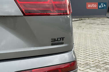 Позашляховик / Кросовер Audi Q7 2016 в 