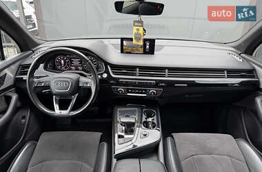 Позашляховик / Кросовер Audi Q7 2016 в 