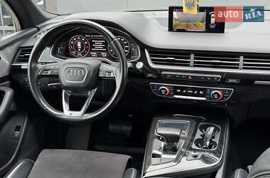 Позашляховик / Кросовер Audi Q7 2016 в 