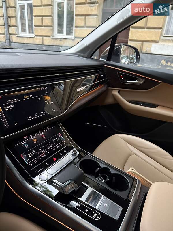 Позашляховик / Кросовер Audi Q7 2019 в Львові