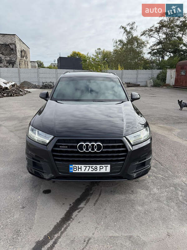 Позашляховик / Кросовер Audi Q7 2017 в Кременчуці