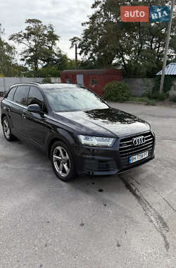 Позашляховик / Кросовер Audi Q7 2017 в 