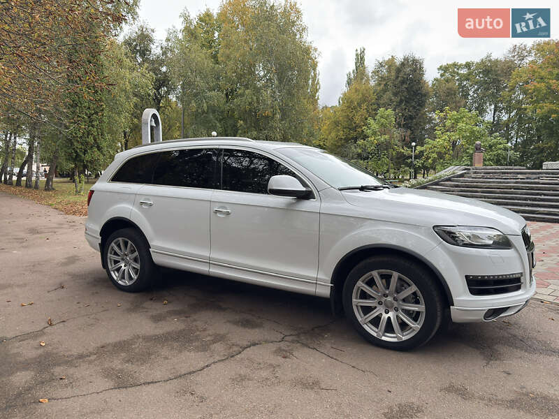 Внедорожник / Кроссовер Audi Q7 2014 в 