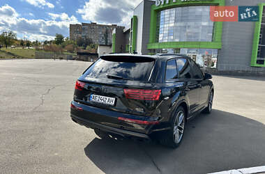 Позашляховик / Кросовер Audi Q7 2018 в 