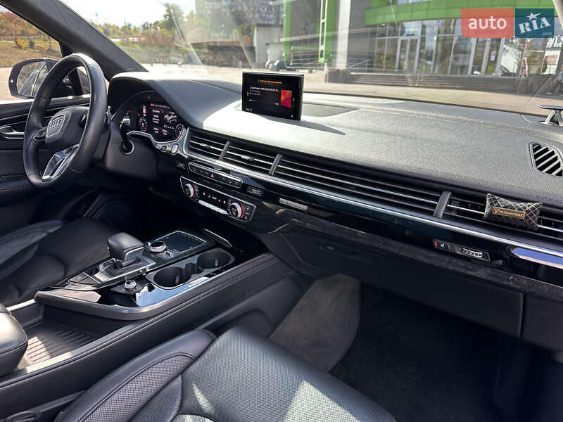 Внедорожник / Кроссовер Audi Q7 2018 в Кривом Роге
