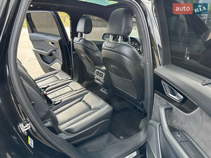 Внедорожник / Кроссовер Audi Q7 2018 в Кривом Роге