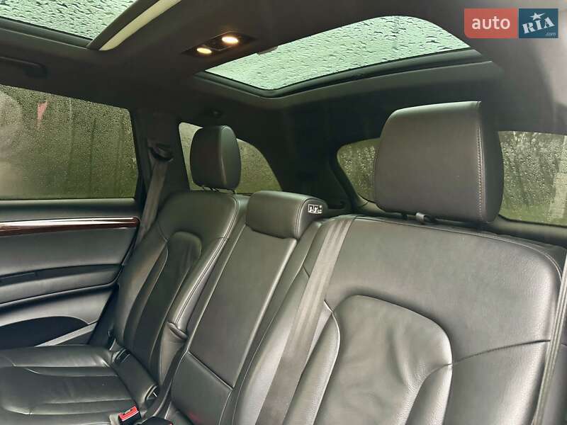Позашляховик / Кросовер Audi Q7 2011 в Чернівцях