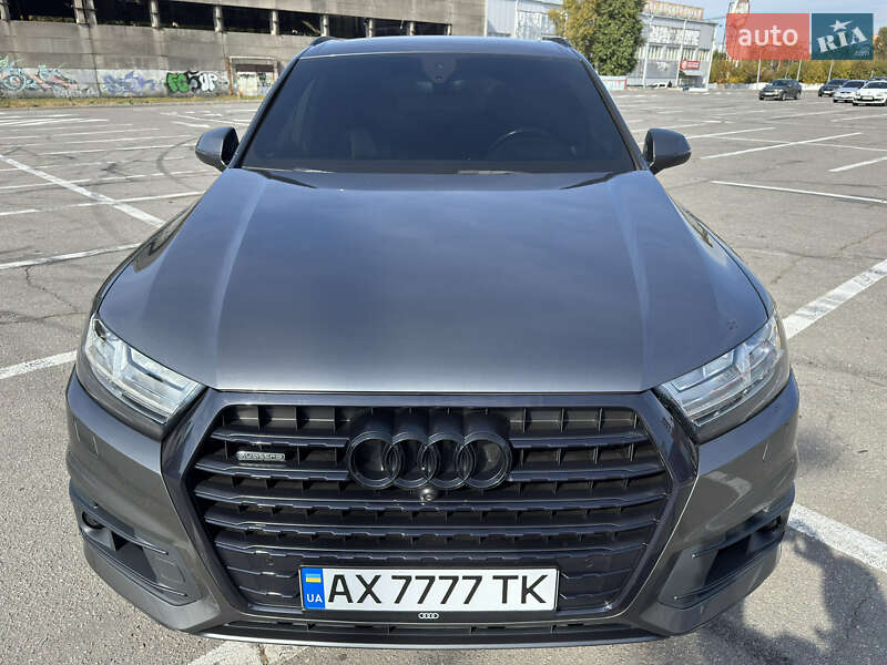 Позашляховик / Кросовер Audi Q7 2019 в Києві