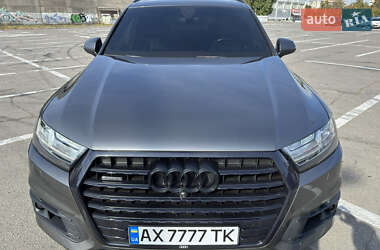 Позашляховик / Кросовер Audi Q7 2019 в 