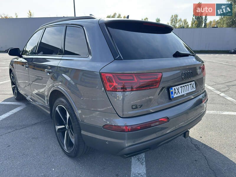 Позашляховик / Кросовер Audi Q7 2019 в Києві