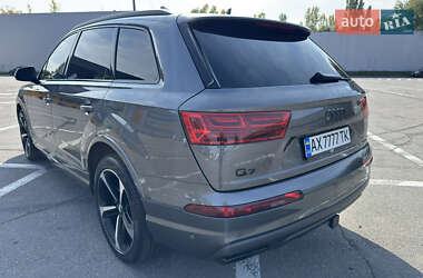 Позашляховик / Кросовер Audi Q7 2019 в 