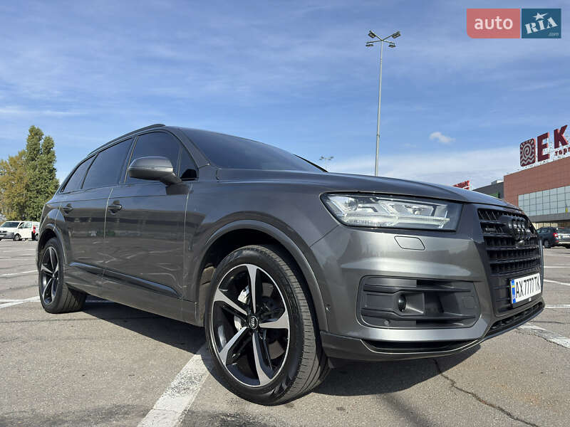 Позашляховик / Кросовер Audi Q7 2019 в Києві