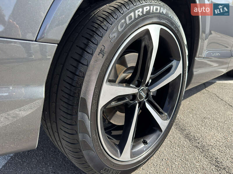 Позашляховик / Кросовер Audi Q7 2019 в Києві
