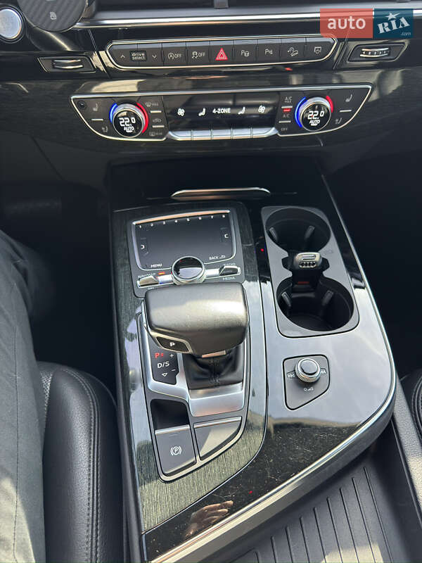 Позашляховик / Кросовер Audi Q7 2019 в Києві