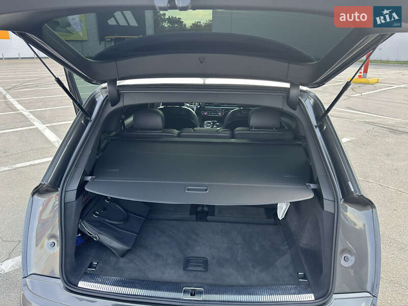 Позашляховик / Кросовер Audi Q7 2019 в Києві