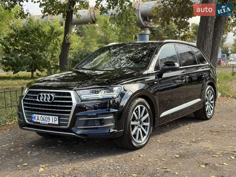 Внедорожник / Кроссовер Audi Q7 2017 в Киеве