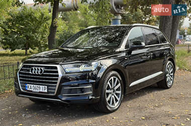 Внедорожник / Кроссовер Audi Q7 2017 в 